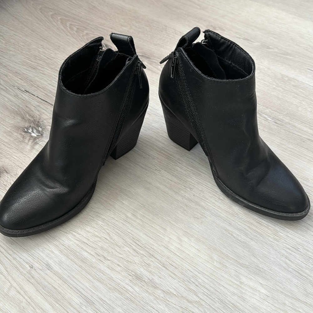 Booties - Picture 5 of 6